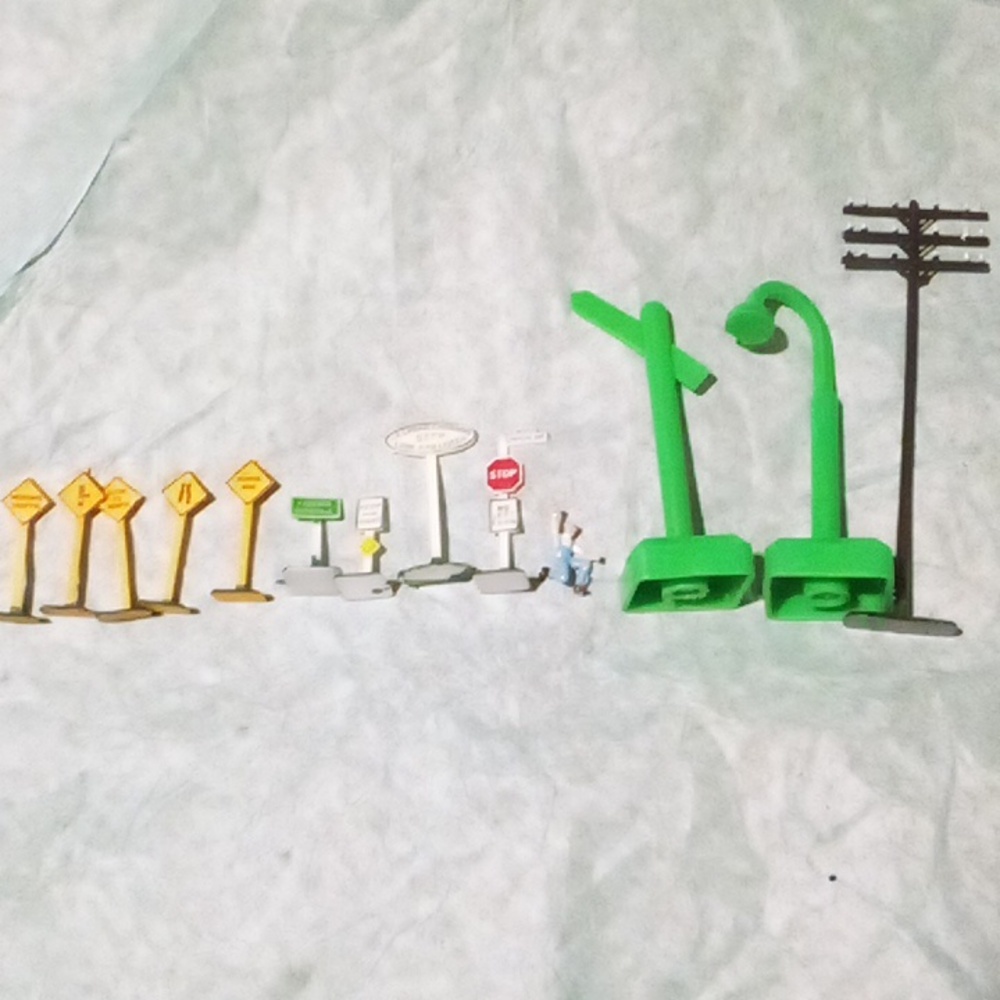 Vintage Model Railroad Miniatures Trains RR